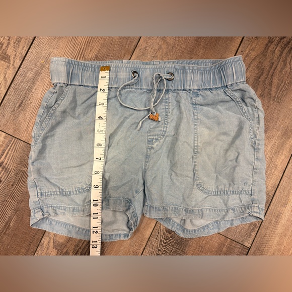 tentree Light Blue Drawstring Chambray Women's Shorts - Picture 3 of 5